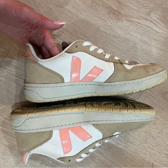 Veja V-10 Alveomesh & Leather Sneaker, White - Picture 8 of 10